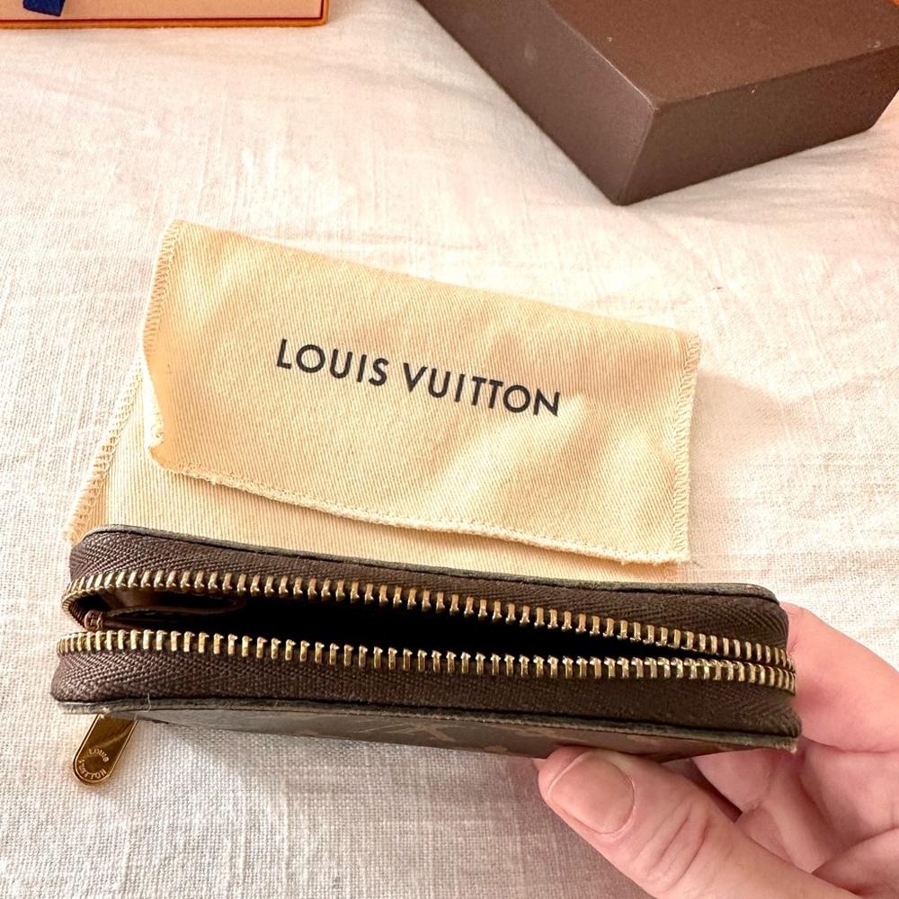 SOLD Louis Vuitton Small Zippy Monogram Wallet - Picture 10 of 10